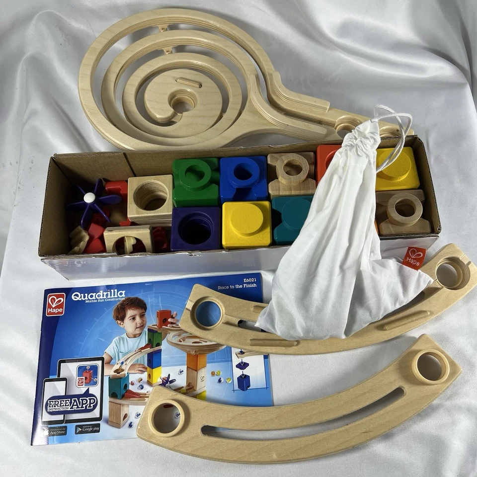 Juego de juguetes de madera Hape Quadrilla Race To The Finish Marble Run para niños 4+ años Foto 3 de 4