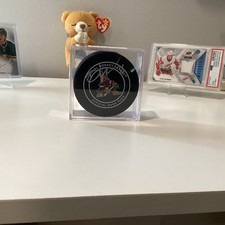 Darcy Kuemper Arizona Coyotes Signed Puck With Case