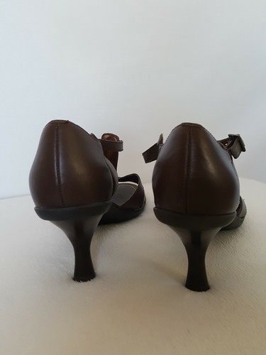 Nine West Women's Sz 7.5M Strappy Brown Leather Ankle Wrap Heeled Sandals. (D - Picture 3 of 9