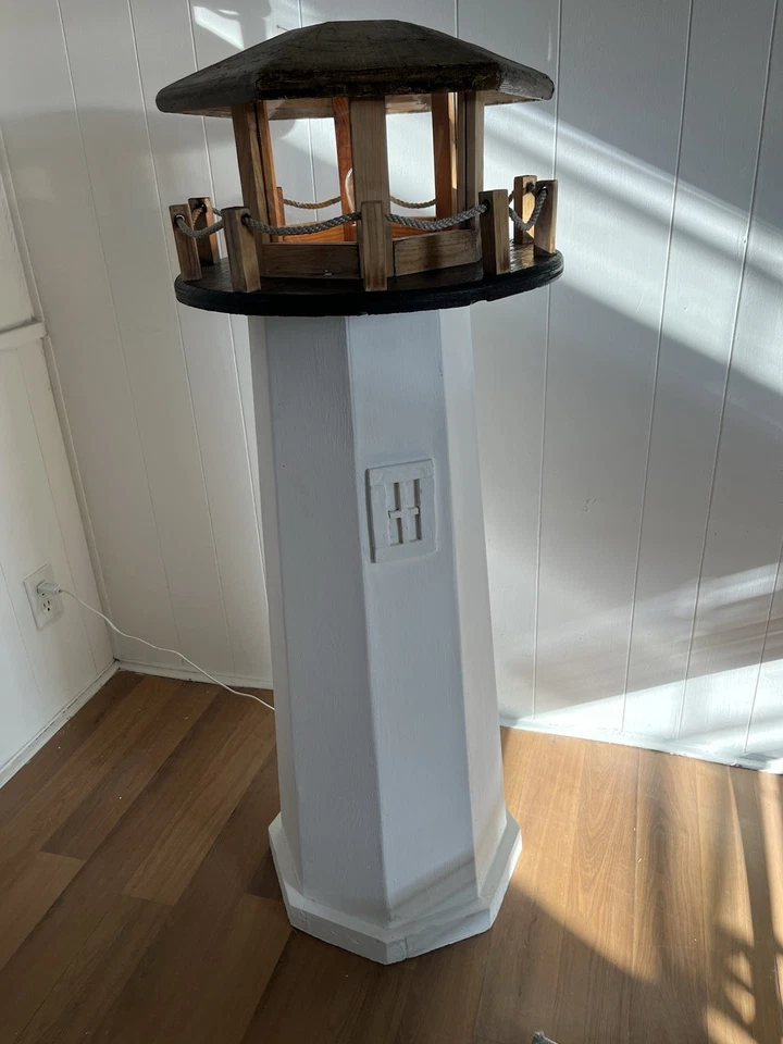 Luz noturna de madeira de pinho Light House - Imagem 4 de 4