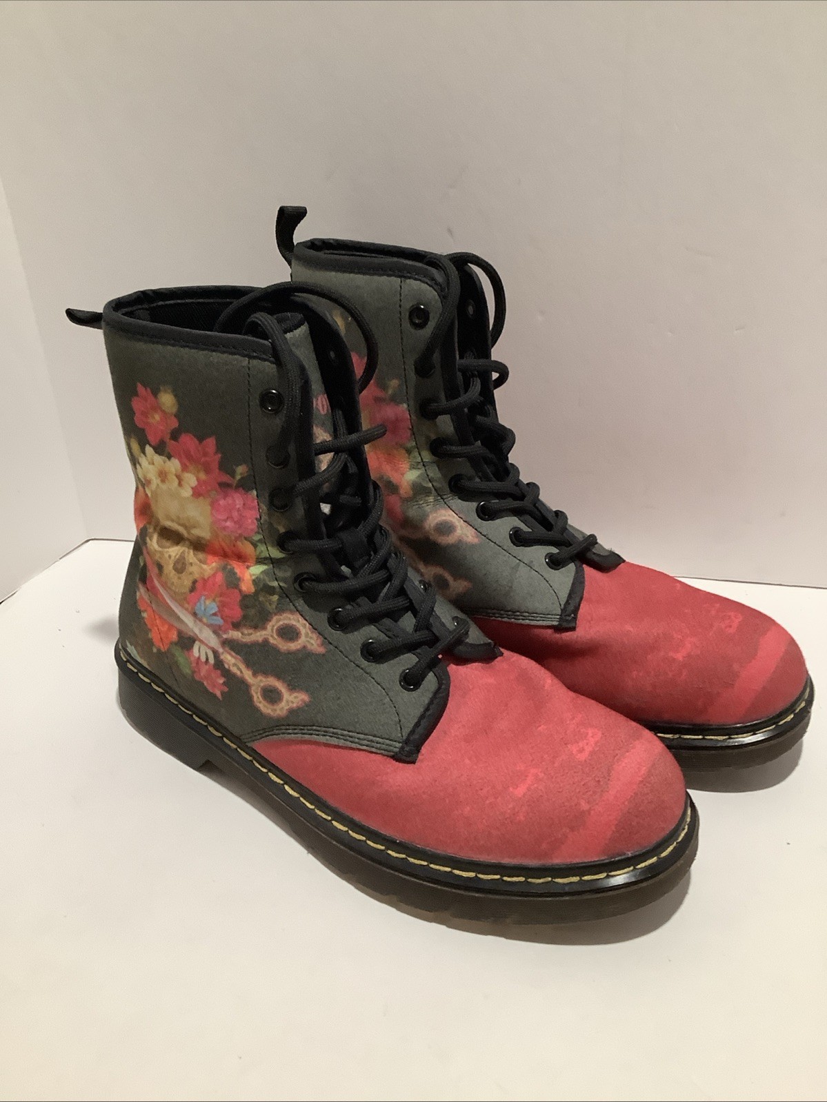 Scissors Power Skull Women’s Sz. 10 Textile Combat Gothic Lace Up boots, Exc-image