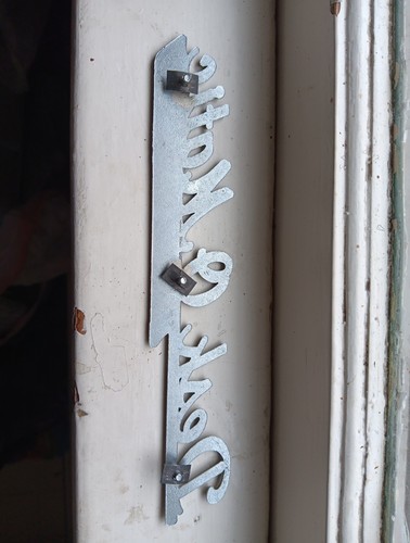 Escritorio vintage emblema O Matic - Imagen 2 de 3
