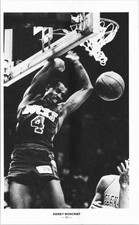 1982 Milwaukee Bucks NBA Action Photo Sidney Moncrief - Vintage Basketball Page