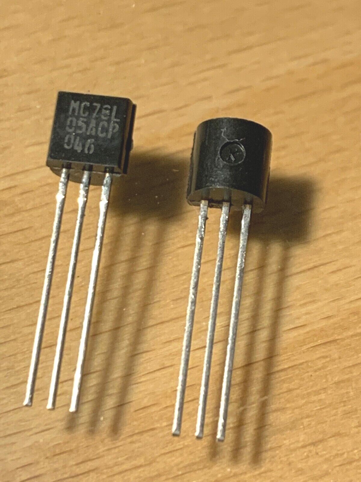 Scegliere Produttore alta qualità 5 V Regolatore Di Tensione Smd Ic e 5 V Regola