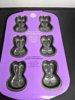 Wilton EASTER Bunny Rabbit 6 Cavity Cake Mold Mini Cake Pan NOS 2006