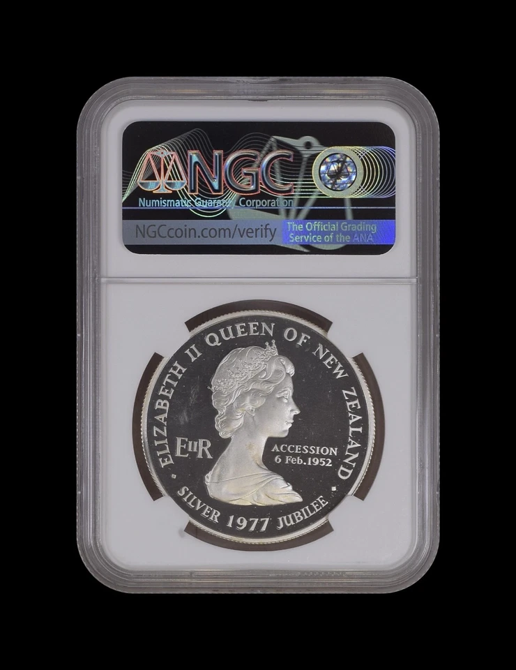 NUEVA ZELANDA. 1977, dólar, plata - NGC PF66 - QEII, día de Waitangi RARO Foto 4 de 4