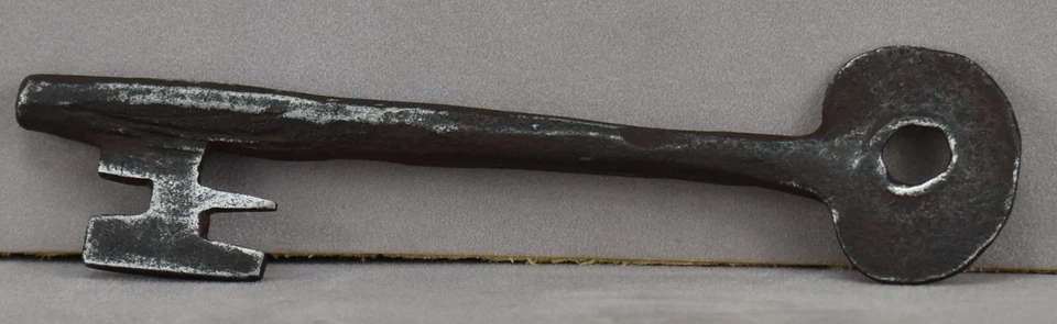 Antigua llave de hierro árabe yemení Foto 3 de 4