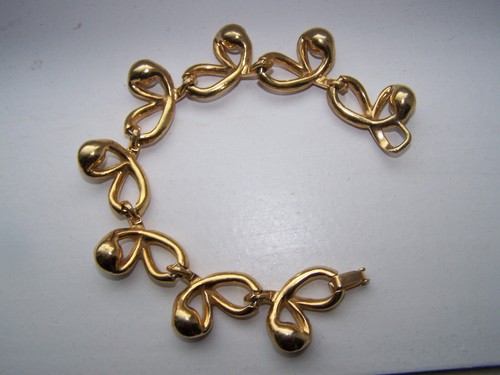 Vintage Pearl and Clear Rhinestone Goldtone Metal Bracelet - Really Nice! - M21 - Picture 11 of 12