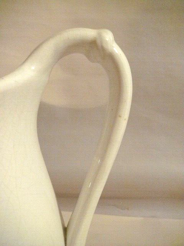 LARGE ANTIQUE PURE WHITE PORCELAIN PITCHER, 114 YEARS OLD, KNOWLES K.T. & K. CO. - Picture 18 of 24