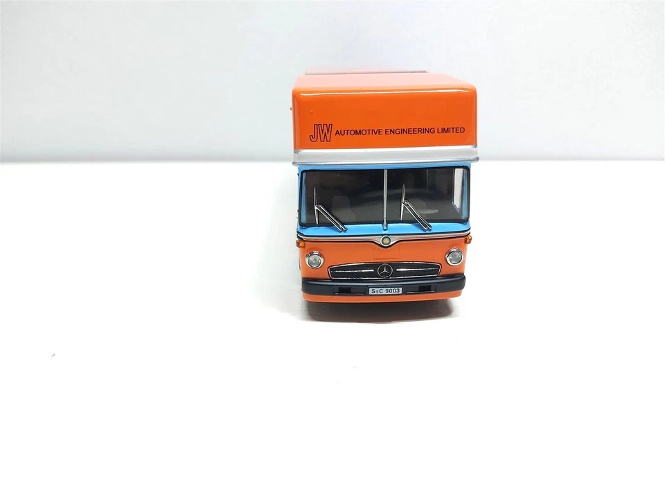 Camion Mercedes O317 Trasnporter Porsche Team Gulf Racing - 1/43 Schuco - Immagine 2 di 4