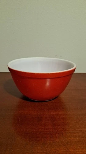 Pyrex Vintage 402 Primary Color Red 1 1/2 Quart Mixing Serving Bowl