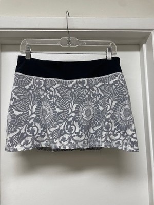 LULULEMON Pace Setter Skirt Skort Beachy Floral White Fossil  Black Sz 6 EUC