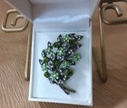 Green Crystal Rhinestone Flower Brooch/Pin Vintage Unsigned Olivine and Peridot