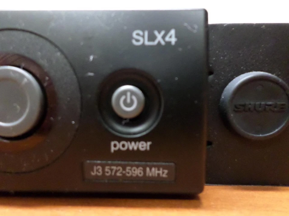 Shure SLX4 J3 572~596 MHz Wireless Receiver (x2) NO Power Adapters or Antennas - Image 4 of 4