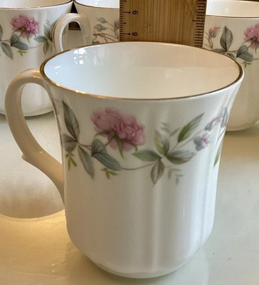 Vier Duchess Fine Bone China Bramble Rose Teetassen eingestellt sehr guter Zustand