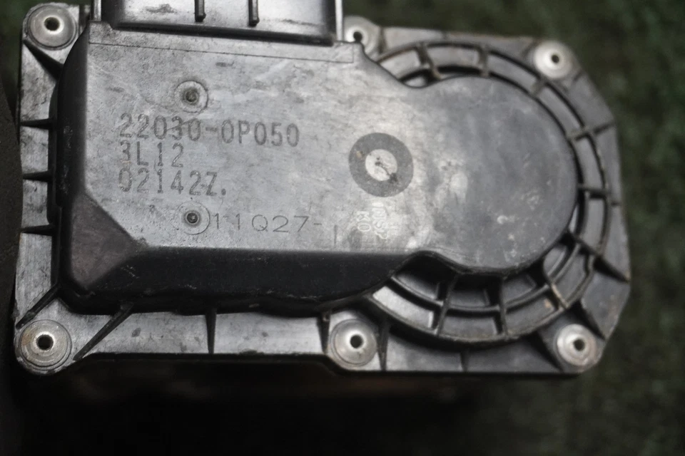 2012 2013 2014 TOYOTA Sienna 3.5L CORPO DO ACELERADOR DO MOTOR FABRICANTE DE EQUIPAMENTO ORIGINAL 161K milhas 220300P050 - Imagem 4 de 4