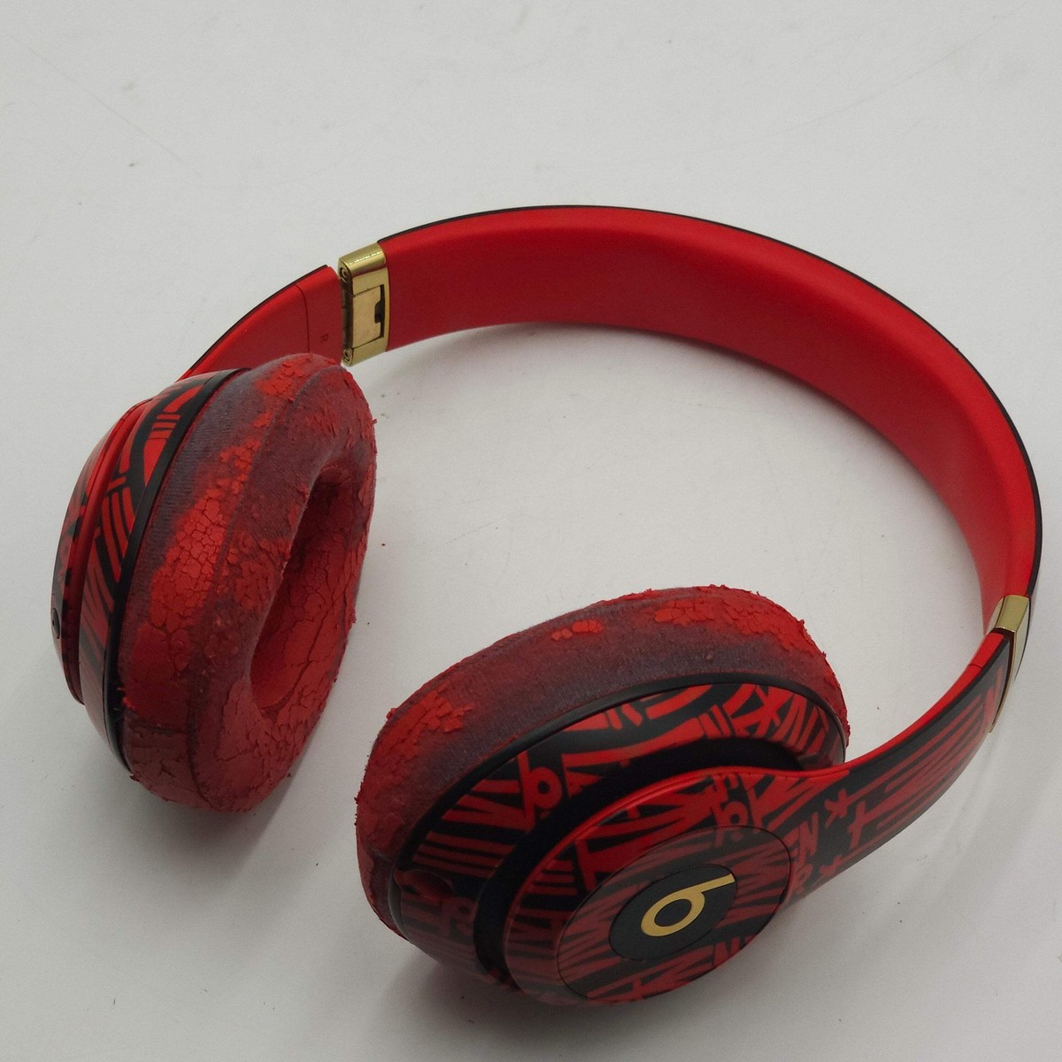 レア☆ BEATS STUDIO3 WIRELESS DJ KHALEDコラボ 象形文字デザインのDJキャレド×Beatsヘッドフォン - AV Watch