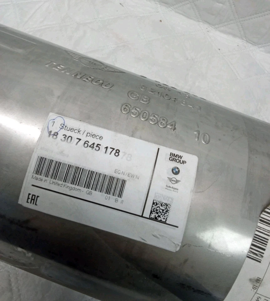 Silenciador de escape trasero derecho Mini Cooper Clubman S 18307645178 08-14 R55 Foto 2 de 4