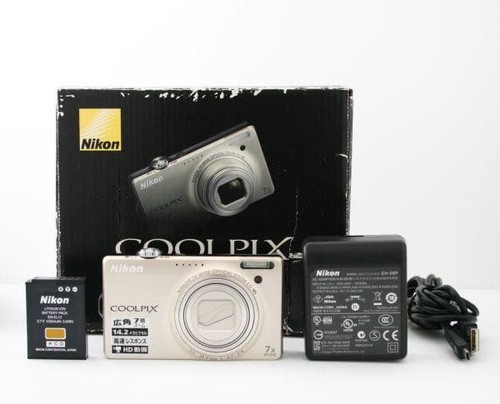Nikon COOLPIX S6000 Silver Compact Digital Camera Excellent Condition