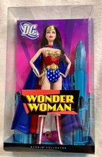 New in Box WONDER WOMAN Barbie Collector  2008  DC  PINK LABEL Justice League