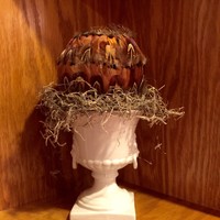 White Lions Head Vase With Feather Floral White Lions Head Vase With Feather Floral
