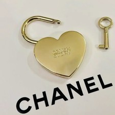 New CHANEL Beaute PadLock  Key Set La Collection VIP Gift AUTHENTIC