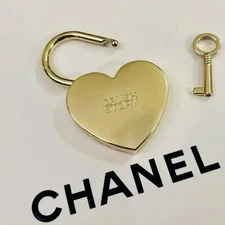 New CHANEL Beaute PadLock & Key Set La Collection VIP Gift AUTHENTIC