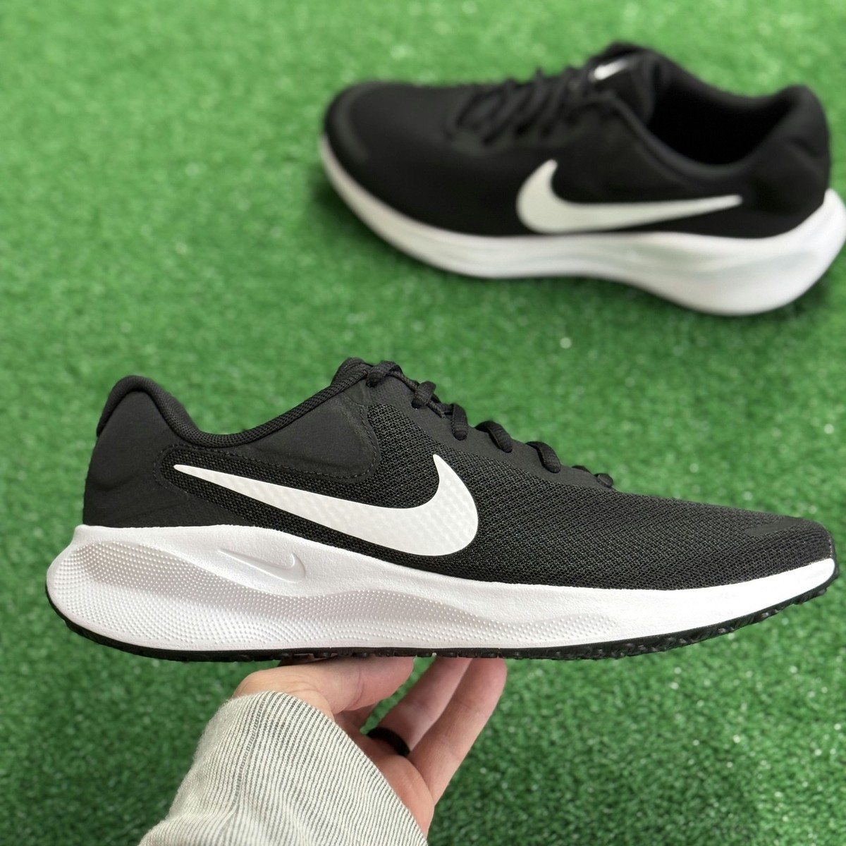 Size 11 - Nike Revolution 7 Black White for sale online | eBay display picture 3