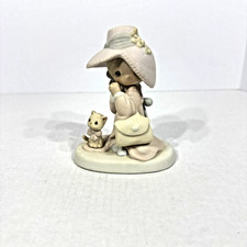 Precious Moments To a Very Special Mom Figurine Excellent Condition No Bo