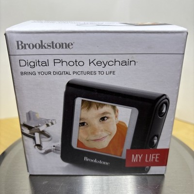 Brookstone Digital Photo Keychain, ''My Life'' 100 pics capacity -Great Condition!