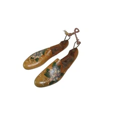 D B Mackay Tree Maker Vintage Wooden Handpainted Shoe Form Hinged Floral Design