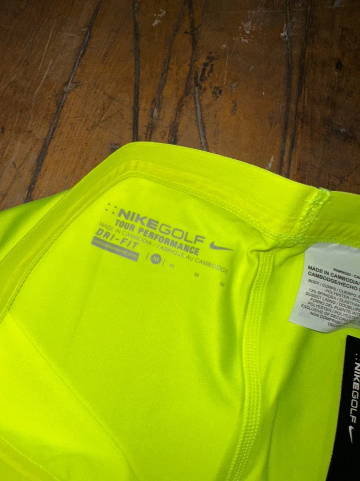 Pantalones Cortos de Golf Nike Para Mujer Medianos Verde Logo Dri-Fit Cintura Elástica Tour Rendimiento Foto 3 de 4