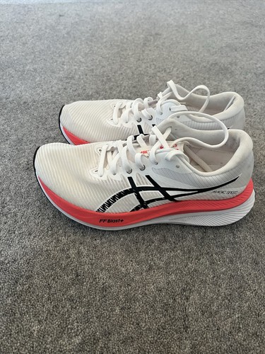 Ladies ASICS Magic speed 3 Running Shoes, Size 4.5. Excellent condition. - Picture 3 of 5