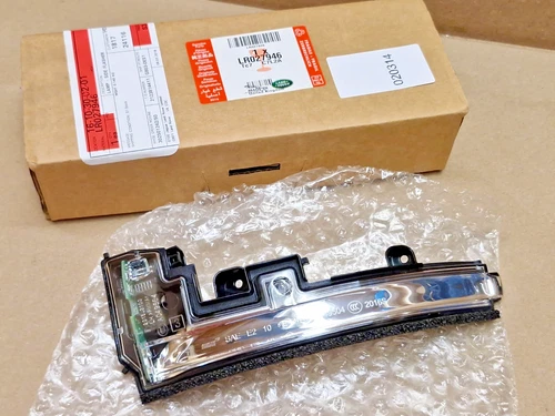 Discovery 5 L462 Left Wing Mirror Indicator Light 2017-on LR027946 Genuine NEW