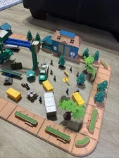 1999 Tonka Play Set Vtg Warehouse And Transportation Set. Read