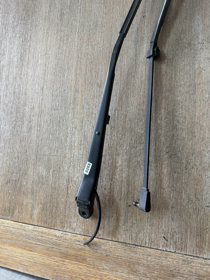 Juego de brazos del limpiaparabrisas derecho e izquierdo Cadillac Deville Seville Eldorado 1992-2002 Foto 2 de 4