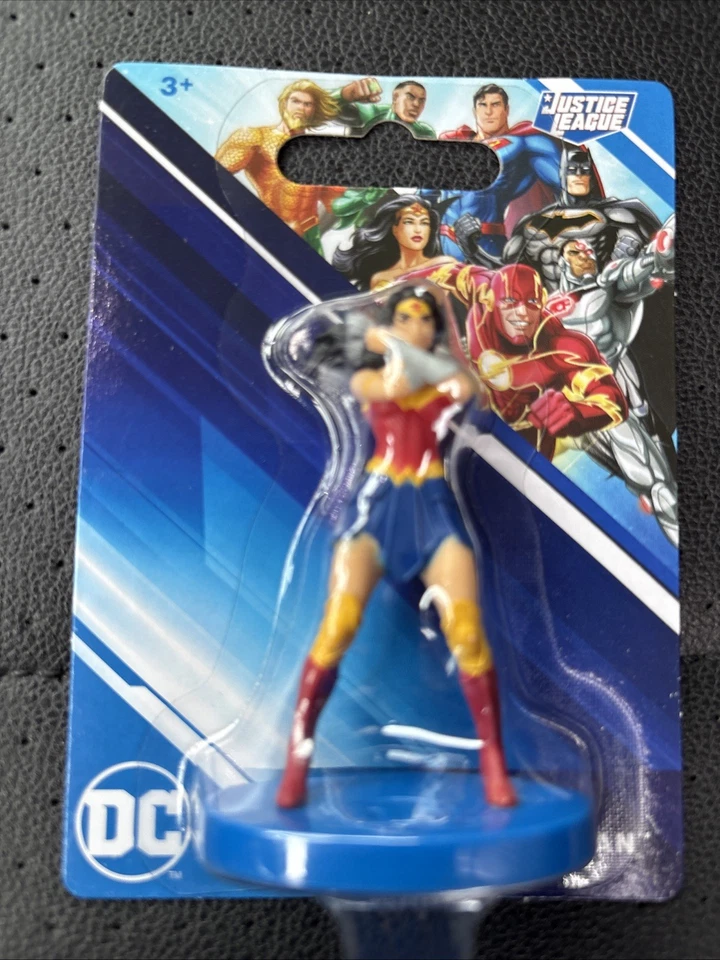 Juego de 2 mini figuras de acción DC Justice League: Superman WonderWoman 2,5" NUEVO Foto 4 de 4