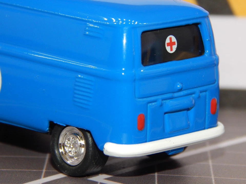 '65 1965 VW Volkswagen Bus Transporter Ambulance Blue Red Siren Cross MINT VHTF - Image 4 of 4