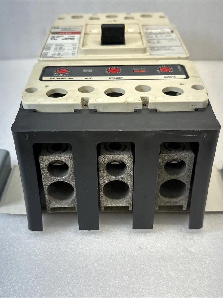 Eaton DK3400W 3P 400A 240V Circuit Breaker w/400A Trip - Image 4 of 4