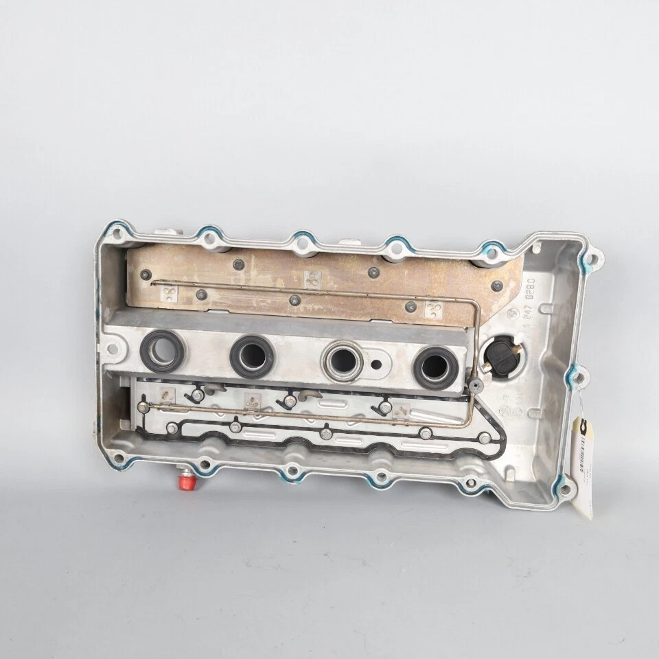 1996-1999 BMW 318i Z3 1.9 Engine Valve Cover 11121247827 OEM Used - Image 3 of 4