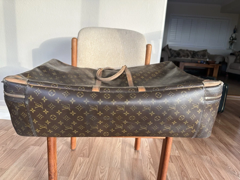LOUIS VUITTON MONOGRAM CANVAS & VACHETTA LEATHER SIRIUS 70 SOFT SUITCASE - Image 2 of 4