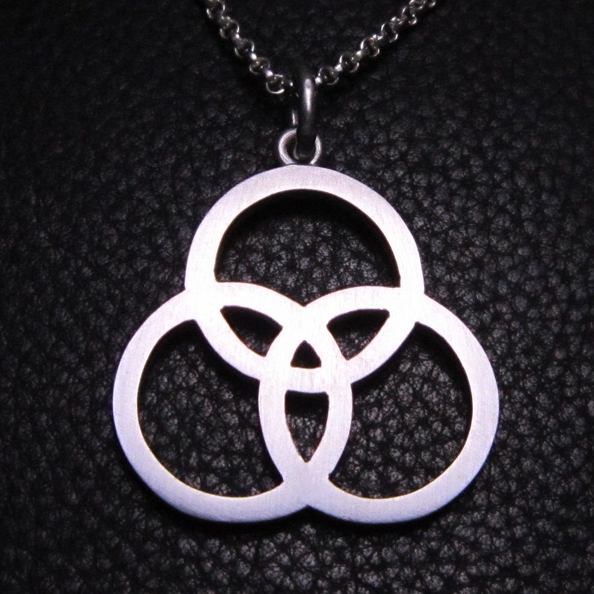 MJG STERLING SILVER BONZO PENDANT. JOHN BONHAM. LED ZEPPELIN MJG STERLING SILVER BONZO PENDANT. JOHN BONHAM. LED ZEPPELIN