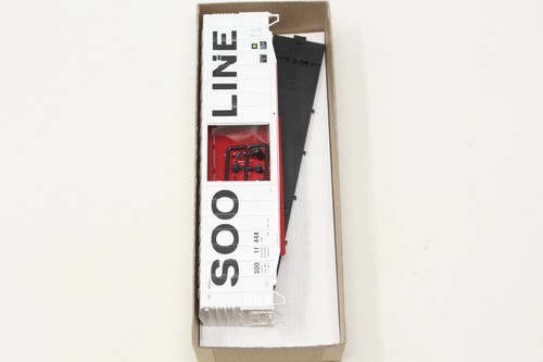 HO Accurail Soo Line Historical Society 50' 7-Post Box Car SOO 17444 White Kit - Picture 3 of 7
