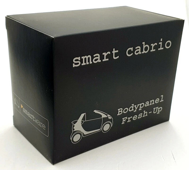 Kyosho 1/18 Scale Diecast 0012890 - Smart Cabrio - Silver With Bodypanel - Image 4 of 4