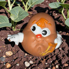 Vintage 1986 Mr. Potato Head Kids Spud Kids With Slingshot A12