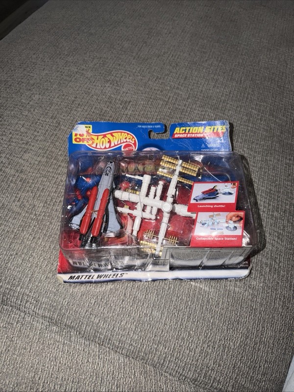 HOT WHEELS ARMAGEDDON ACTION SITES SPACE STATION 1997 MATTEL