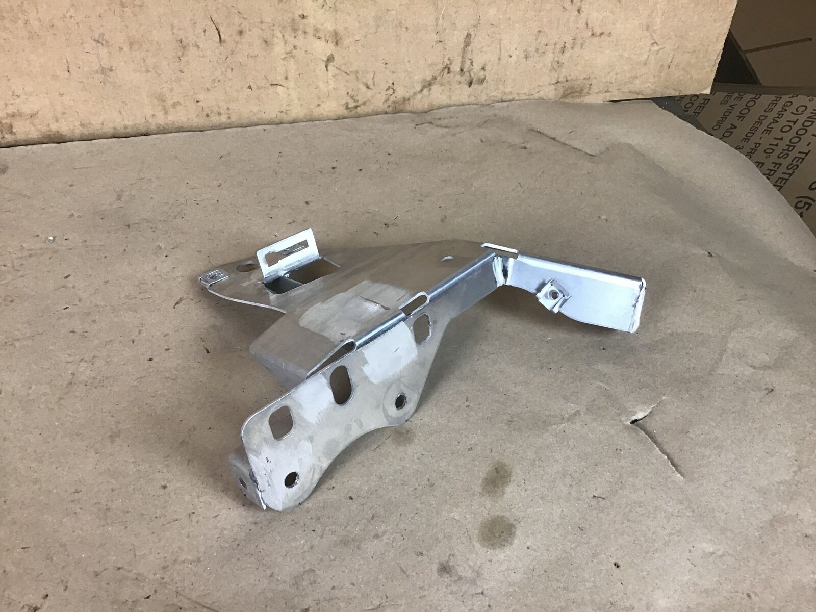 Audi R8 2011 Front Left Driver Bracket Mount Support 08-12 :A