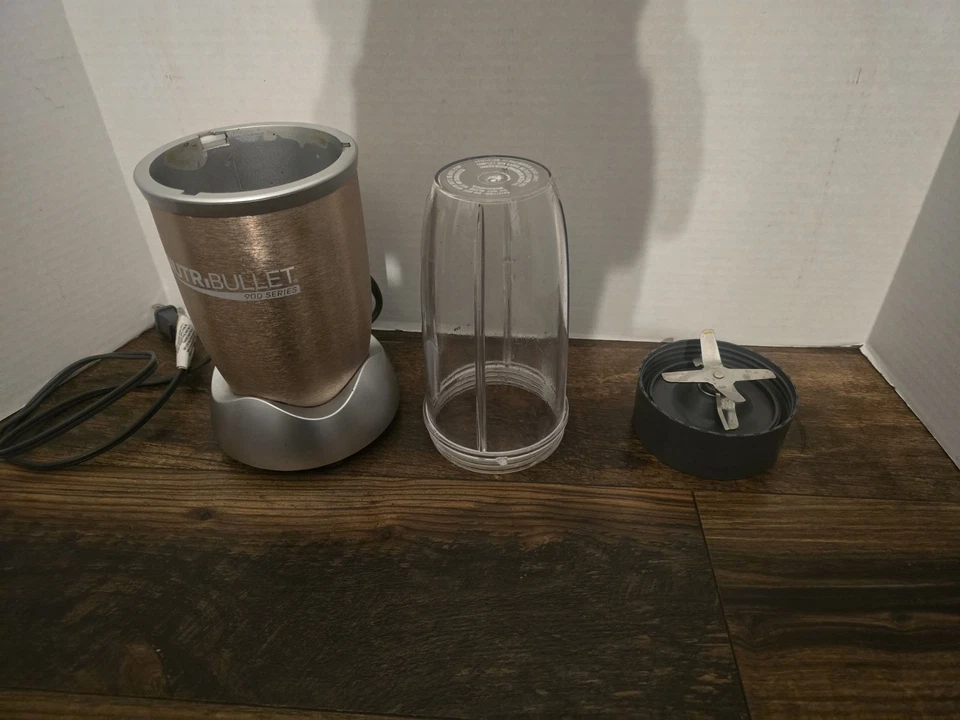 Licuadora Nutribullet Pro 900 Series NB-201 900 vatios base oro rosa/gris champán Foto 2 de 3