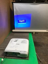 EPSON POWERLITE 970 / H865A  4000 ANSI LUMENS - PROJECTOR 1007 LAMP HOURS