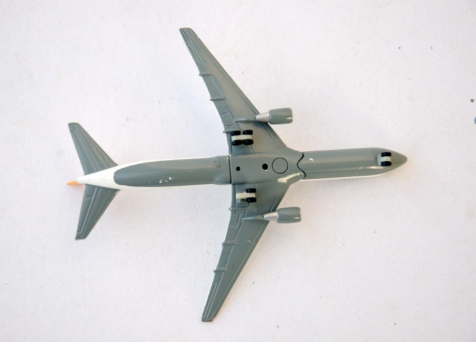 AIRBUS A300B4 AEREO DI LINEA CONDOR FLUGDIENST MODELLINO VINTAGE ANNI '80 - Immagine 3 di 3